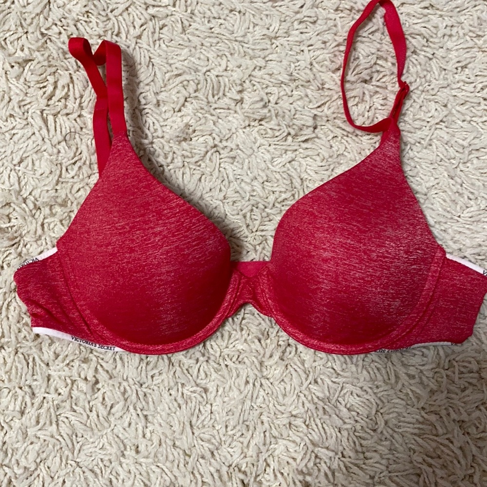 Victoria’s Secret semi demi bra 32B